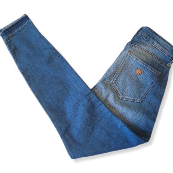 GUESS Mid-Rise Sexy Curve Women's Stretchy Jeans - Picture 1 of 9